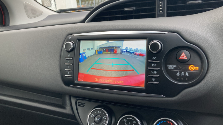 Toyota Yaris 1.5 VVT-i Icon 5dr Petrol Hatchback